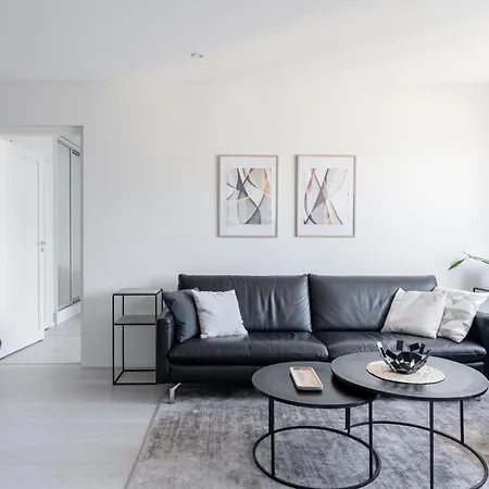 Floor Luxury - 2br Scandi In Center アパート タンペレ