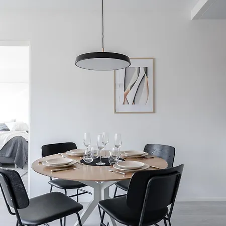 Floor Luxury - 2br Scandi In Center アパート タンペレ