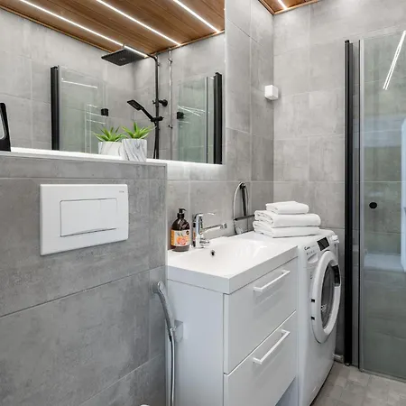 Floor Luxury - 2br Scandi In Center *