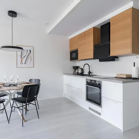 Floor Luxury - 2br Scandi In Center アパート タンペレ