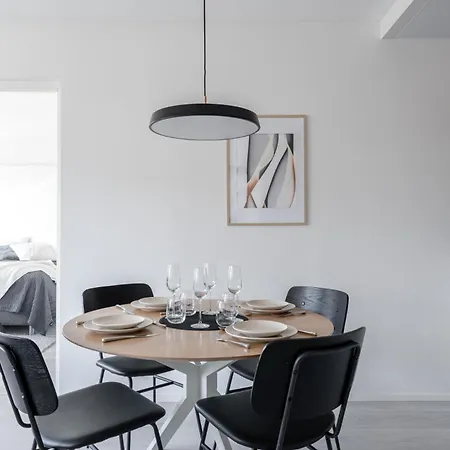 Floor Luxury - 2br Scandi In Center アパート タンペレ